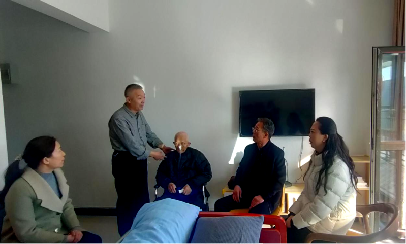 心系老干部 慰問(wèn)送真情&mdash;&mdash;三建公司黨政班子成員赴和睦康養(yǎng)院探望老黨員