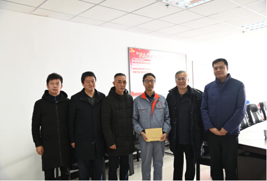 走訪慰問(wèn)專(zhuān)家人才，為人才創(chuàng)新?tīng)I(yíng)造良好的環(huán)境